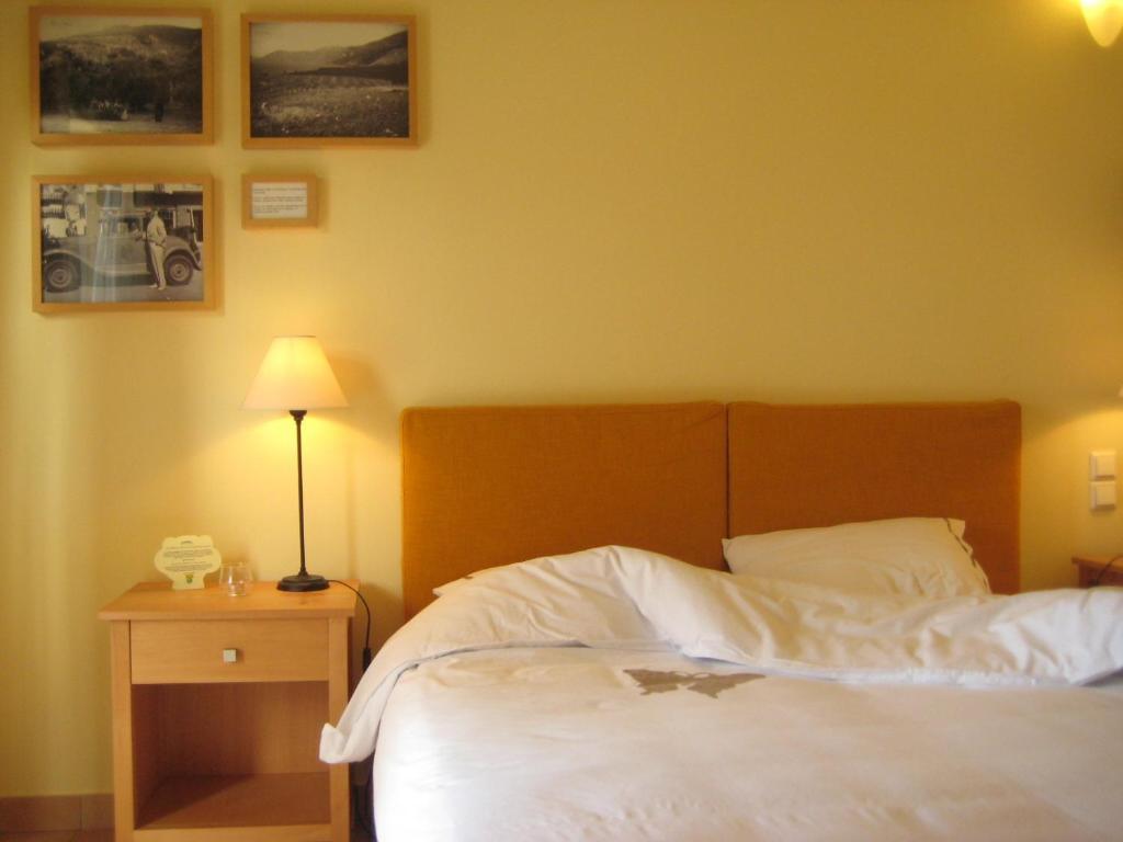Eleonas Hotel Rovies Ngoại thất bức ảnh