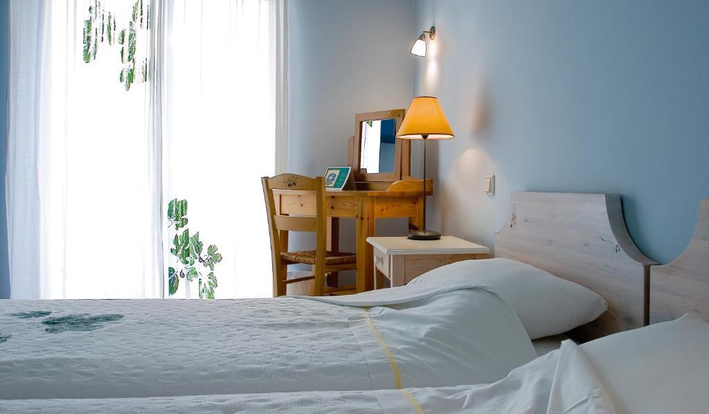 Eleonas Hotel Rovies Ngoại thất bức ảnh